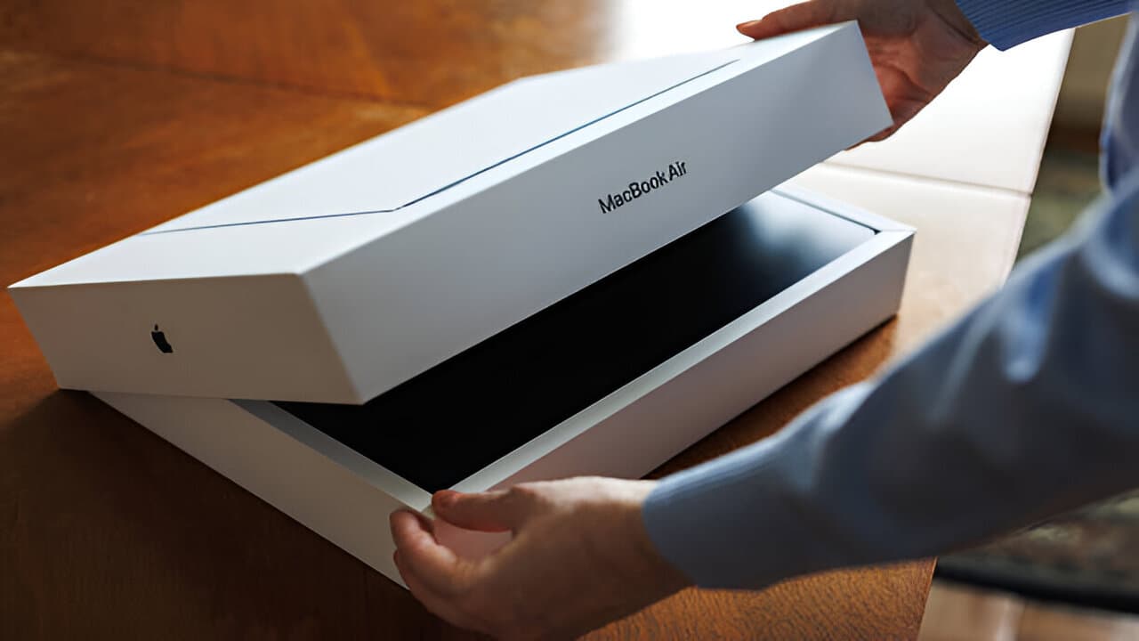 MacBook Air M4 Review: Performance & Design